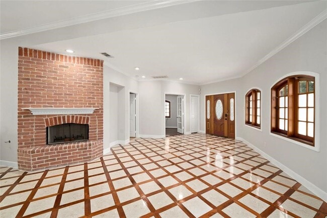 Building Photo - 6303 Lugary Dr