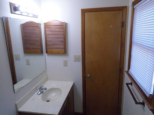 Building Photo - Timberlake