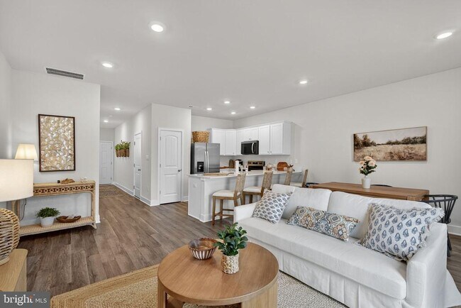 Building Photo - 37 Wisdom Ln