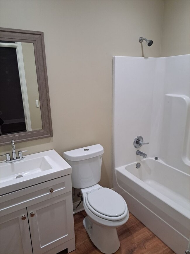 Building Photo - 4 BD/4 BA Located in Countryview Village.