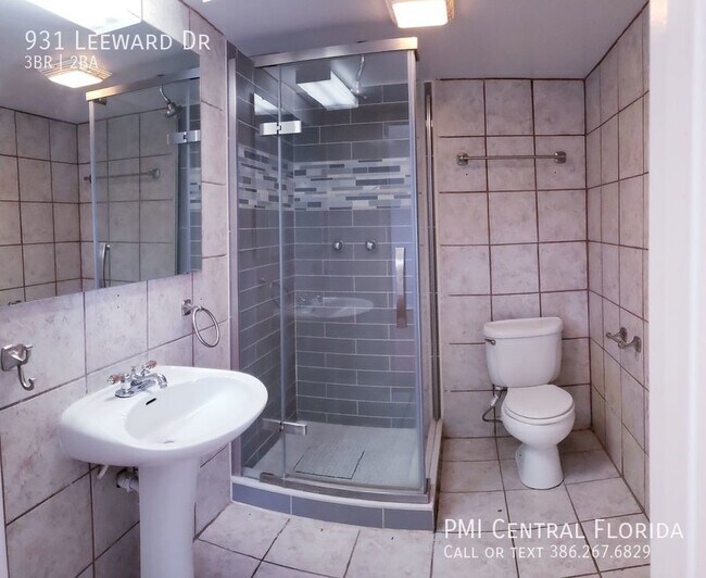 Building Photo - 931 Leeward Dr