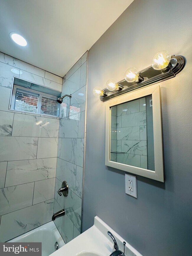 Building Photo - 3022 N Marshall St