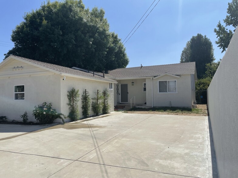 Building Photo - 22602 Victory Blvd