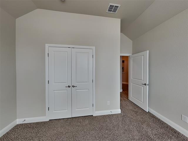 Building Photo - 2004 Windsor Dr