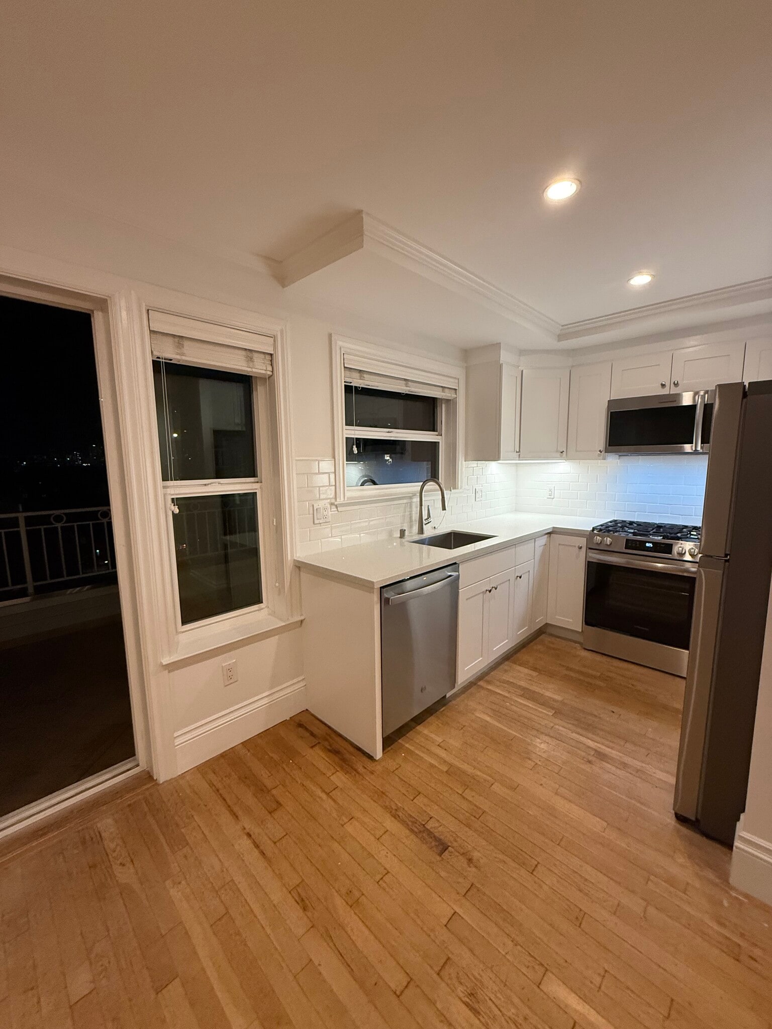 Kitchen - 119 Peralta Ave