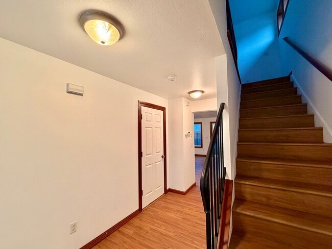 Building Photo - Spacious, remodeled two-level duplex