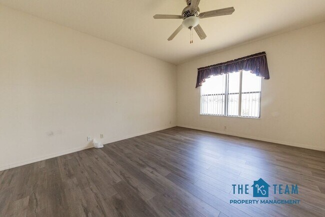 Building Photo - 3360 Fiddle Leaf Way