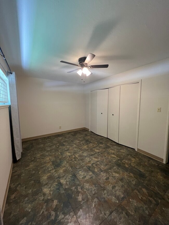 Building Photo - 7119 Pleasants Valley Rd
