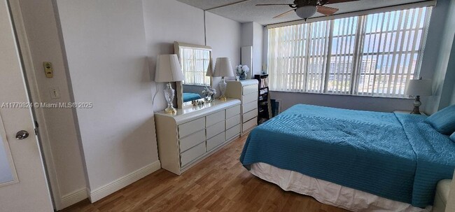 Building Photo - 137 Golden Isles Dr