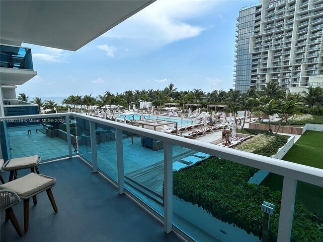 Building Photo - 2301 Collins Ave