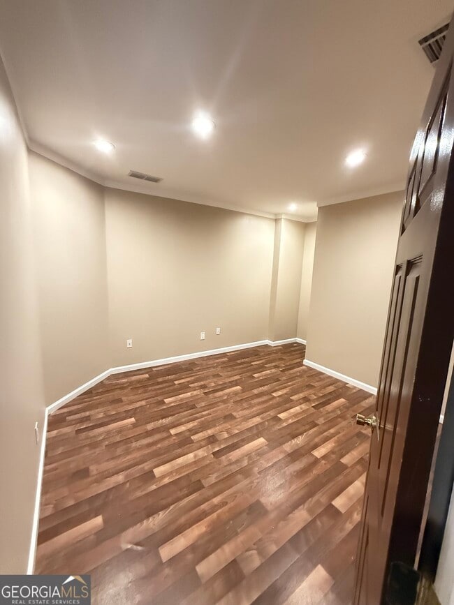 Building Photo - 5679 Coopers Glen Ct SW