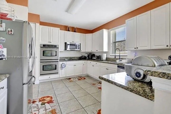 Building Photo - 5078 SW 183rd Ave