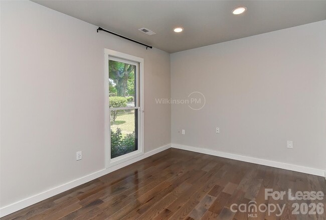 Building Photo - 2105 Highland St