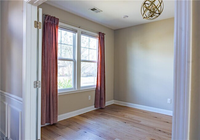 Building Photo - 8040 Scenic Ridge Wy