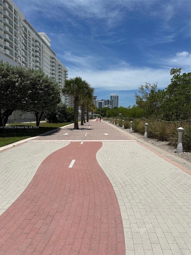 Building Photo - 5555 Collins Ave
