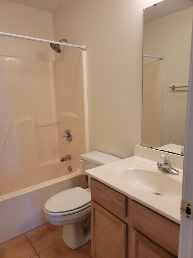 Building Photo - Beachside Living in Surfside – 3BR/2BA Cor...