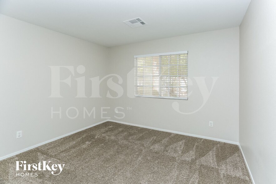 Building Photo - 9037 Meisenheimer Ave