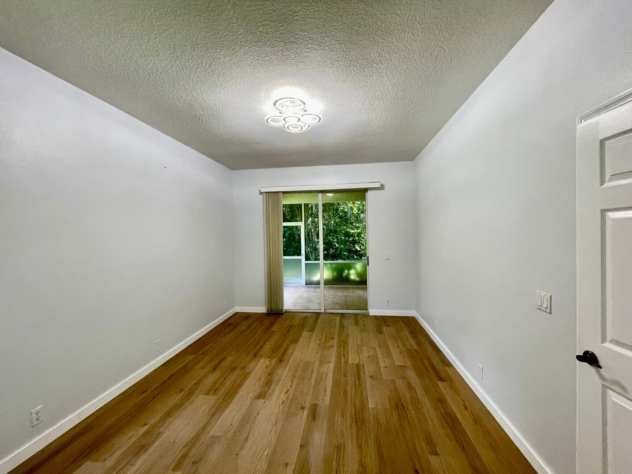 Building Photo - 7409 Linden Ln