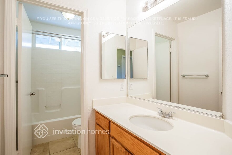 Building Photo - 2547 Foghorn Way