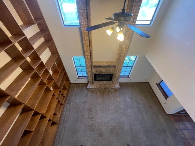 Building Photo - 6511 Amposta Dr