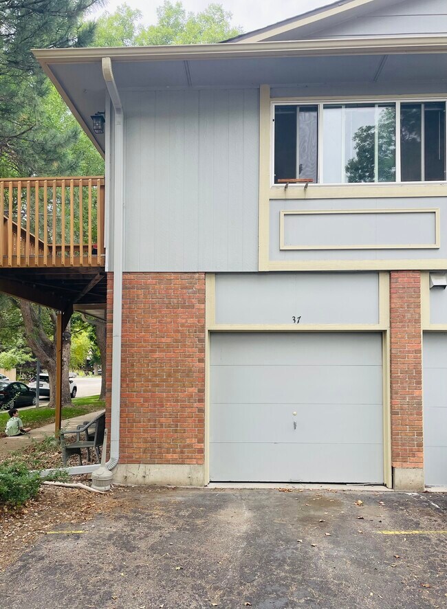 Building Photo - 1024 Oxford Ln