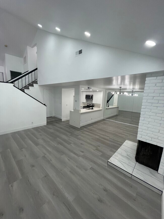 Building Photo - 15050 Sherman Way