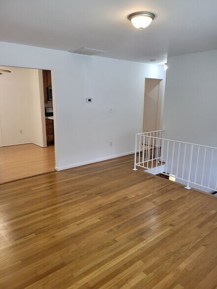 Building Photo - 13416 Hillendale Dr