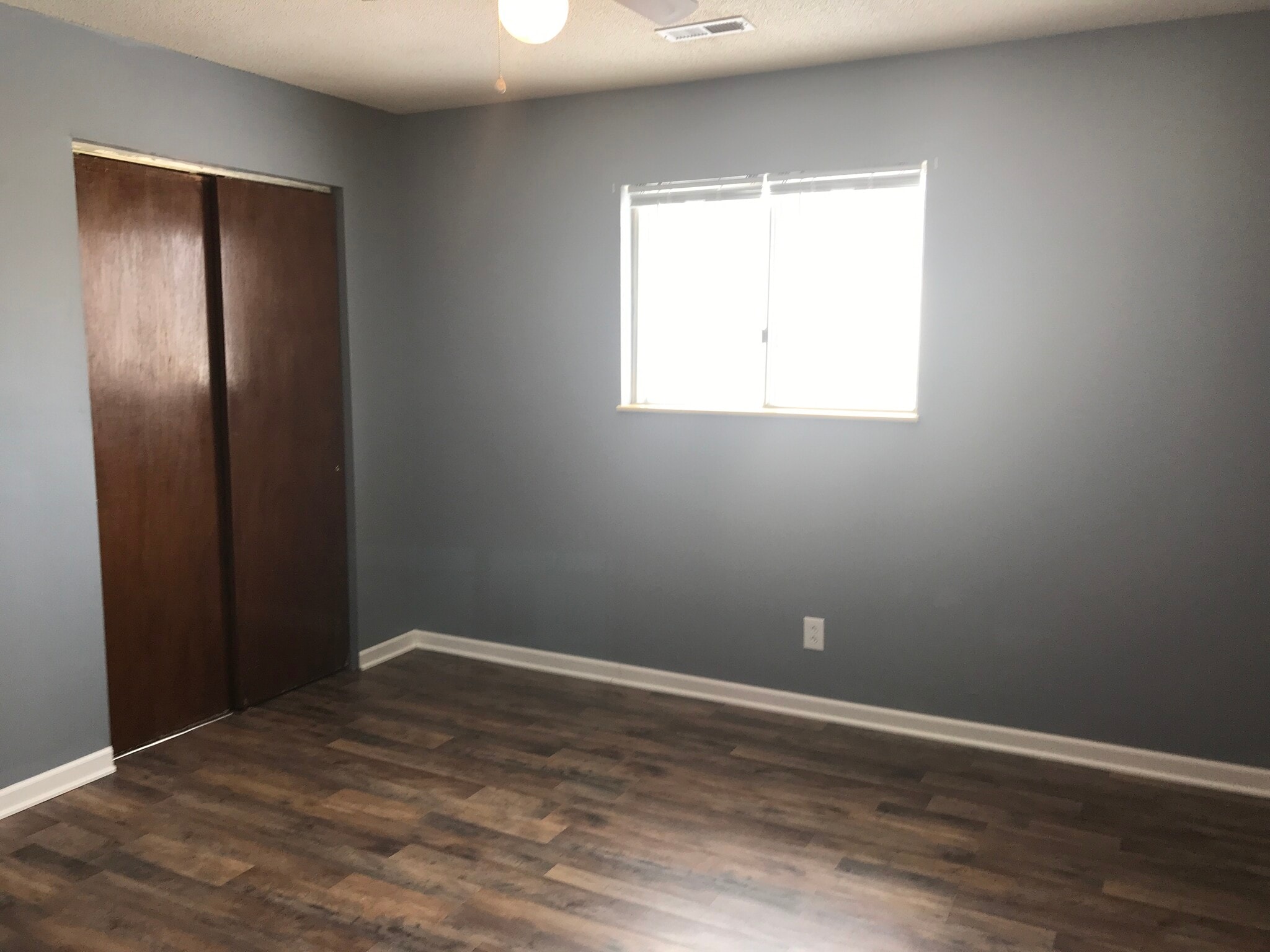 2nd bedroom - 203 Shari Dr