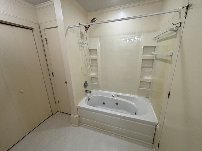 Building Photo - 800 Lennie Ln