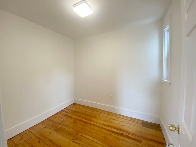 Building Photo - 444 Sumner St