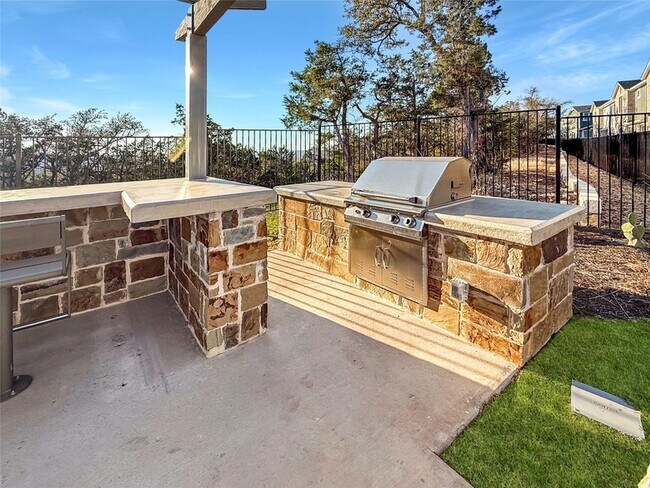 Building Photo - 5603 Mobeetie Lp