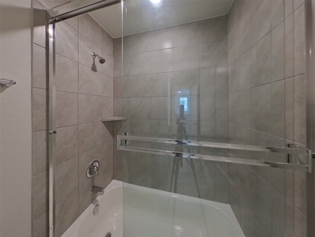 Building Photo - 9835 Willow Creek Commerce Dr