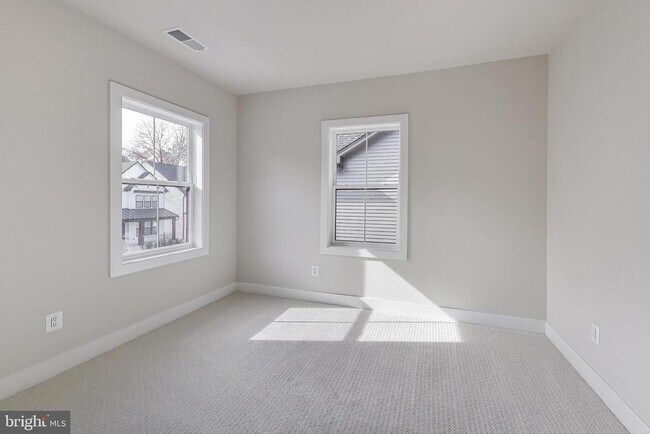 Building Photo - 6921 Renita Ln