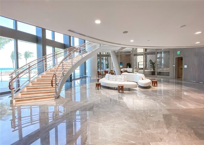 Building Photo - 15701 Collins Ave