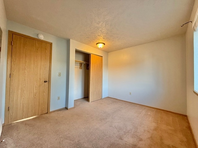 Building Photo - 950 E Calkins Dr