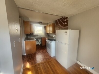 Building Photo - 151 N Ridgeland Rd
