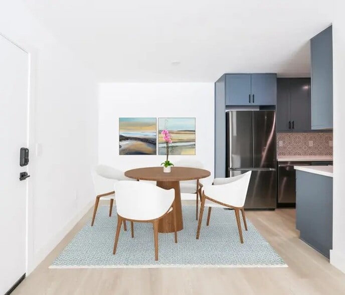 Building Photo - 2136 Colby Ave