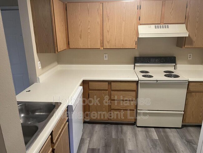 Building Photo - 4531 Boardwalk Dr