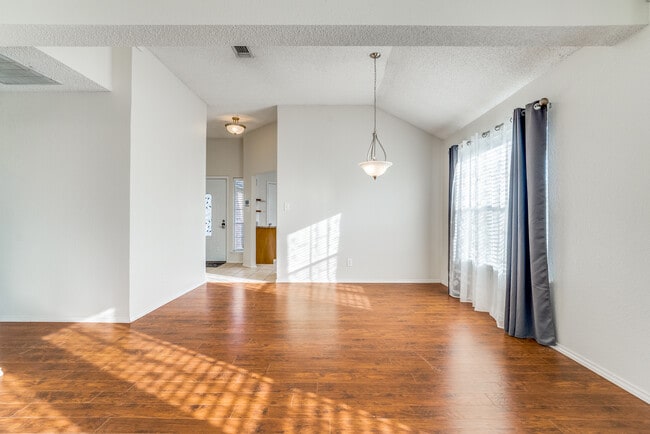 Building Photo - 3625 Garden Springs Dr