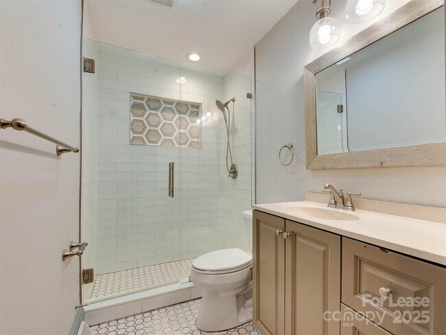Building Photo - 3921 Sheffield Dr