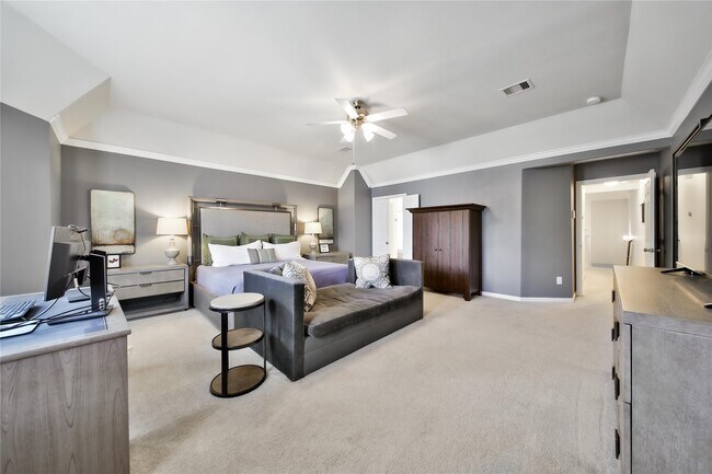 Building Photo - 5309 Larkin St