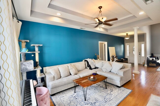 Building Photo - 1855 Beachforest Way