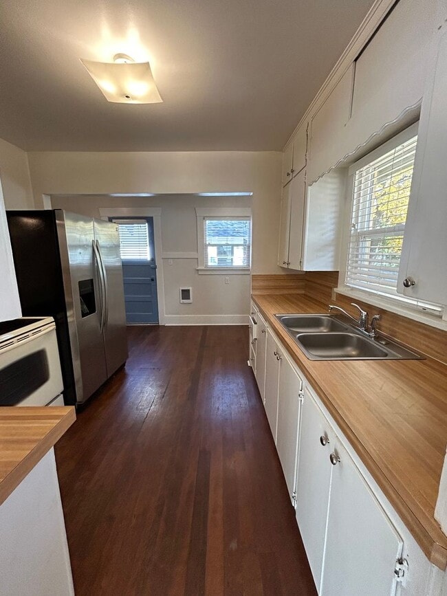 Building Photo - 1603 NW 2nd St