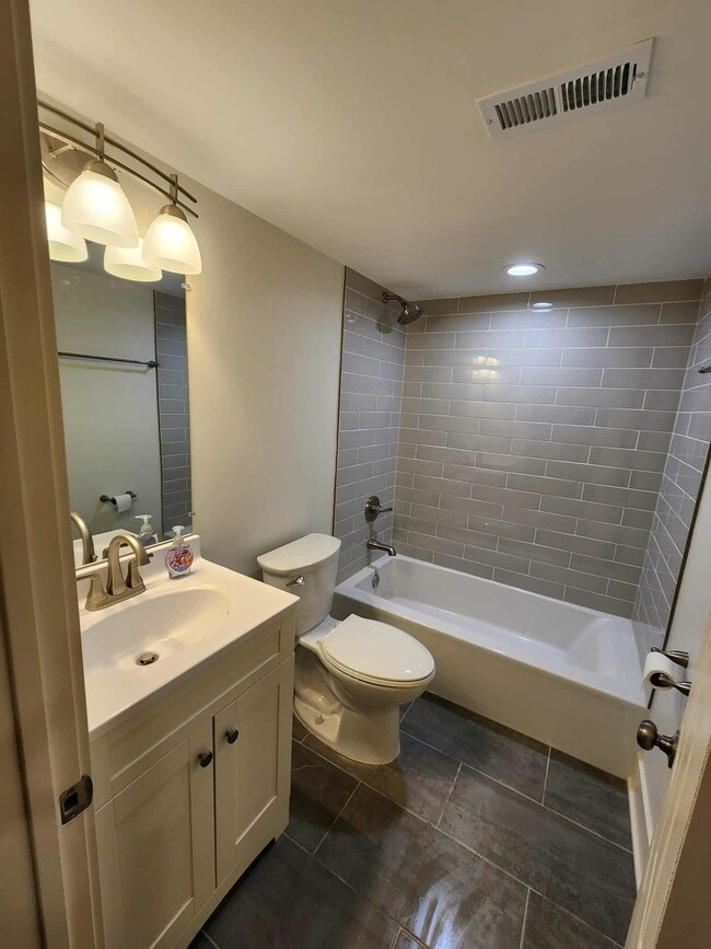 Building Photo - 6321 S Eberhart Ave