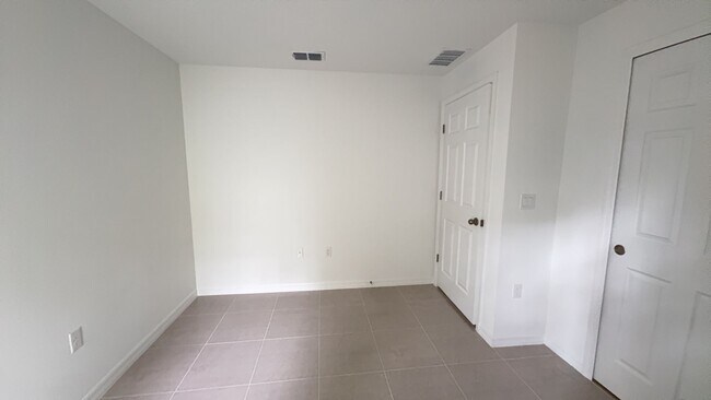 Building Photo - BRAND NEW Beautiful 4-bedroom, 3-bathroom ...