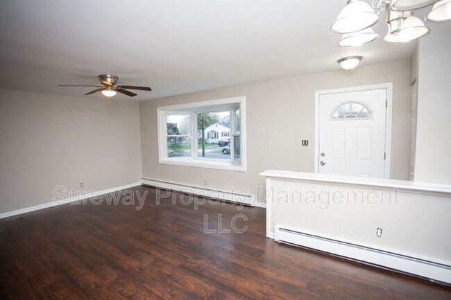 Building Photo - 19 Estate Rd