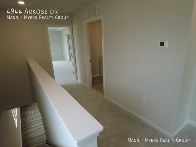 Building Photo - 4944 Arkose Dr