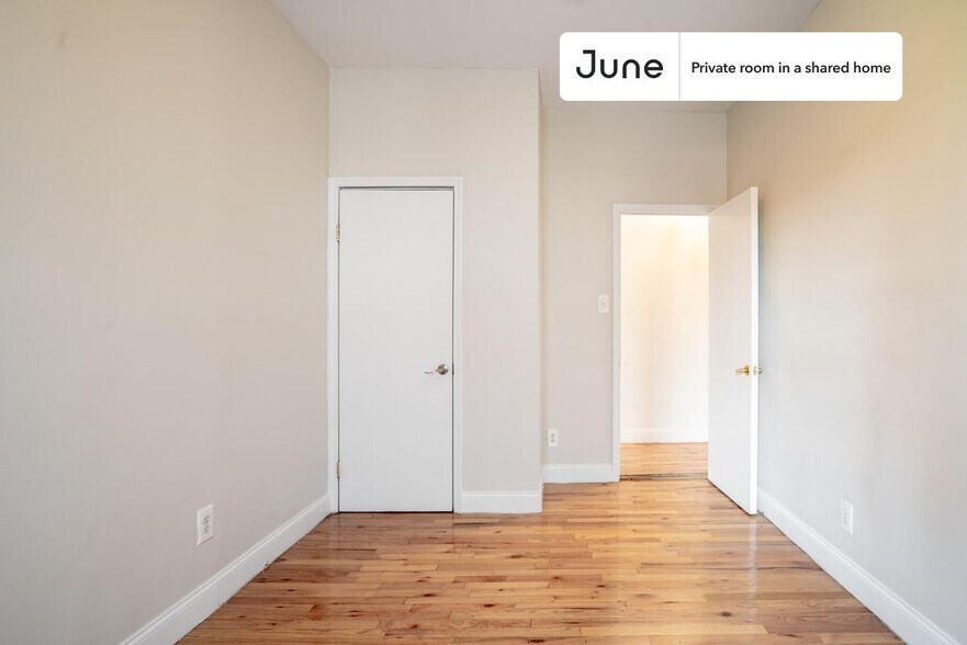 Building Photo - Room in Shared 4 bed/1 bath home in Central Harlem