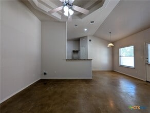 Building Photo - 208 Anne Louise Dr