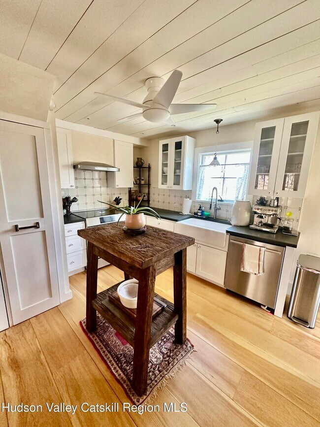 Building Photo - 25 Boggs Hill Rd